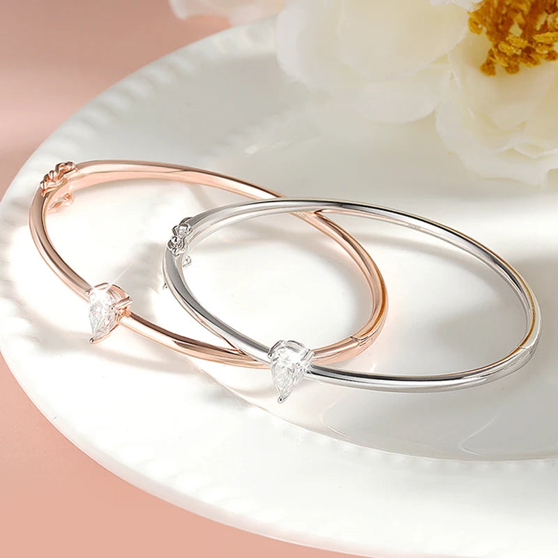 Pear-Shaped Moissanite Bracelet