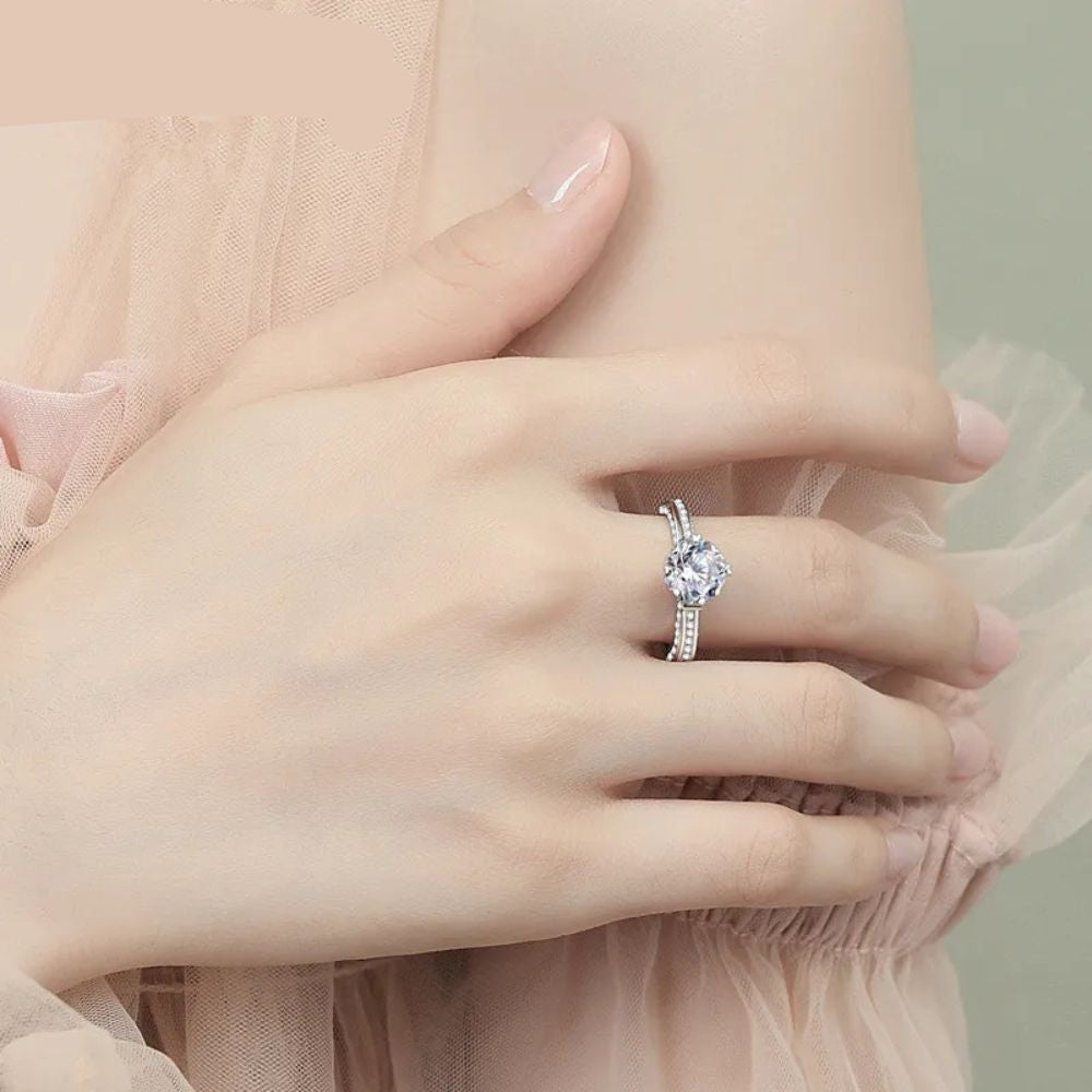 Delicate Knot Ring – Subtle Sparkle